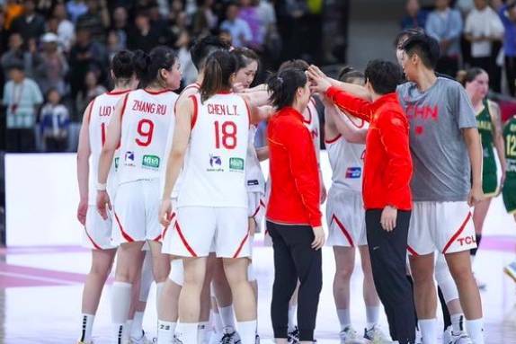 随着中国女篮热身赛70:65战胜澳大利亚，这场比赛也彻底暴露了3个可笑的事实！插图
