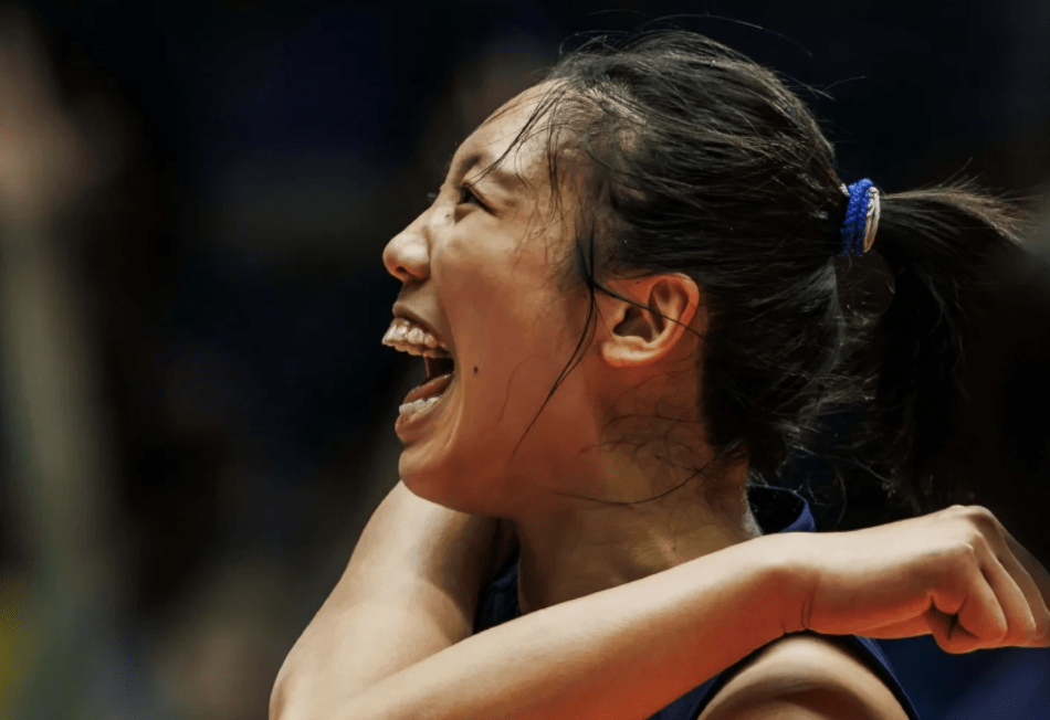 U21中国女排打赢巴西 晋级决赛 赛后女排姑娘哭成泪人插图