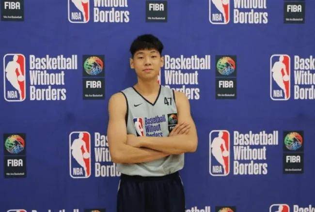 中国男篮球员巡礼：崔永熙，有着劲爆打法的20岁国家队首发锋卫摇摆人插图