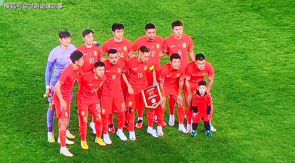（中国男足昨天输给了越南）中国男足2：0击败越南，但“青青风暴”仍显远远不够插图